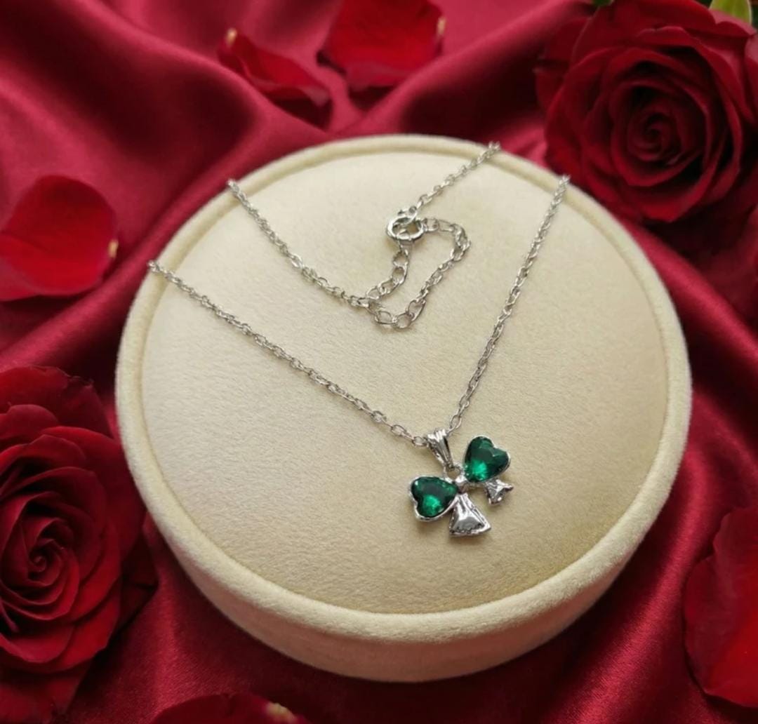 Green Clover Pendant Necklace