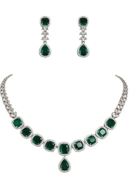 Green Festive Jewellery Gift Set - included item 1