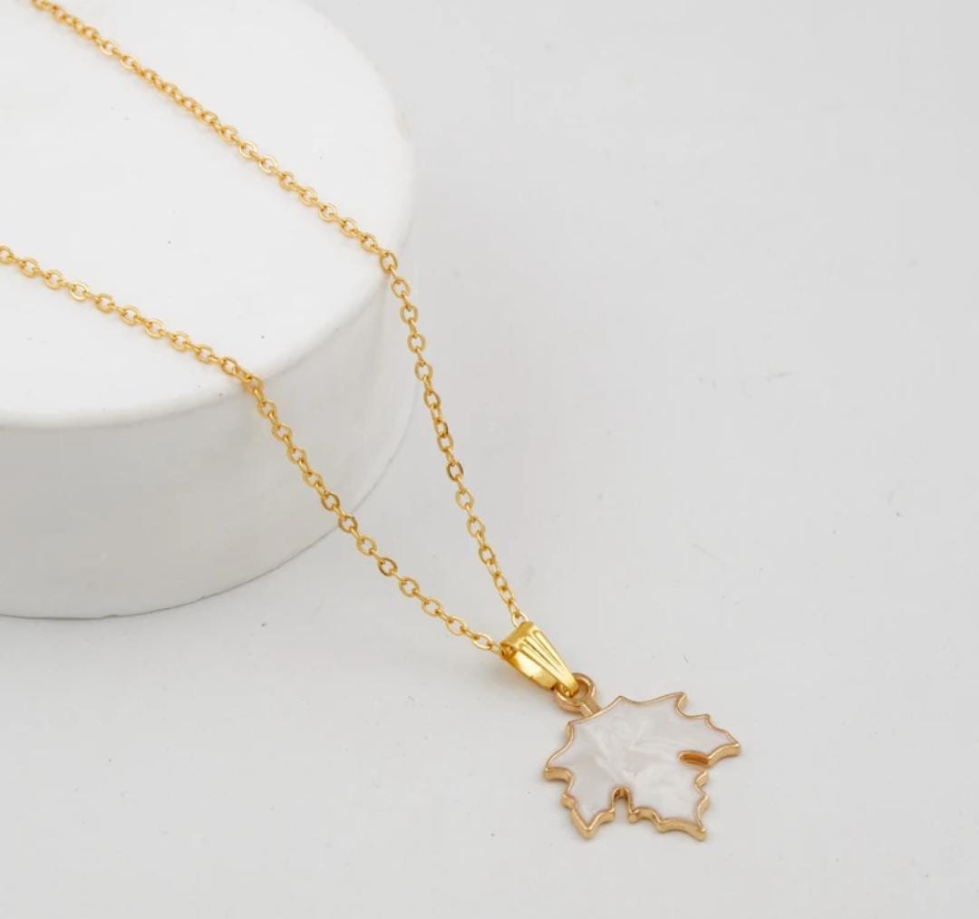 Gold Star Pendant Necklace